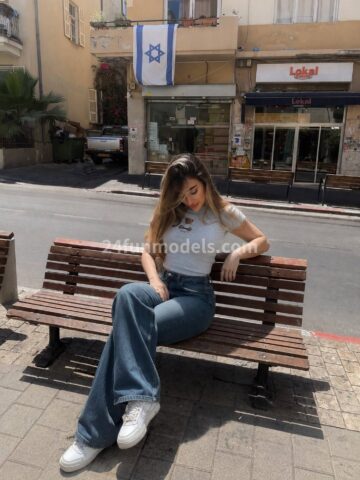 נערת ליווי ישראלית | רוני | סקסית דיסקרטית | עיסוי אירוטי בקריות
